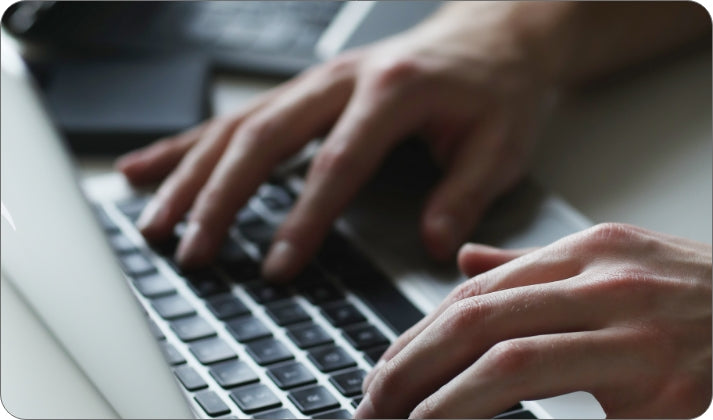 ¿Cómo saber que cargador necesita tu notebook?